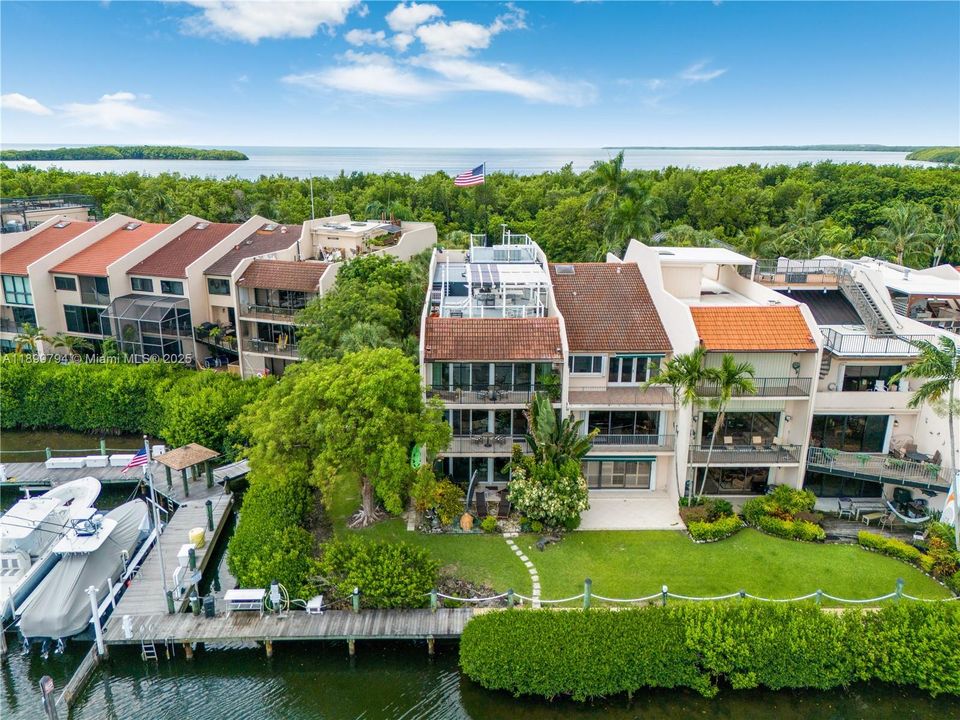 Active With Contract: $2,250,000 (4 beds, 4 baths, 3865 Square Feet)