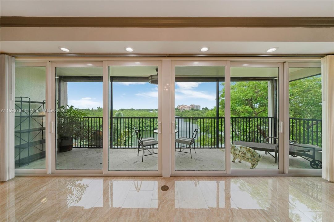 Active With Contract: $2,250,000 (4 beds, 4 baths, 3865 Square Feet)