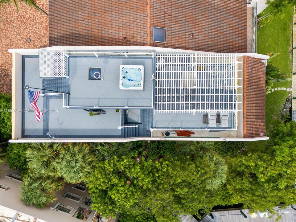 Active With Contract: $2,250,000 (4 beds, 4 baths, 3865 Square Feet)