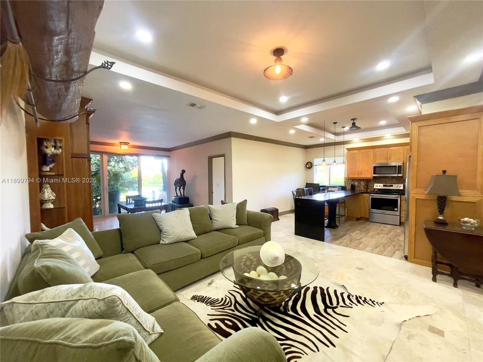 Active With Contract: $2,250,000 (4 beds, 4 baths, 3865 Square Feet)