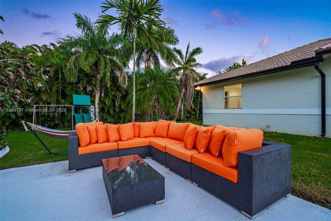 For Rent: $21,995 (9 beds, 5 baths, 4979 Square Feet)