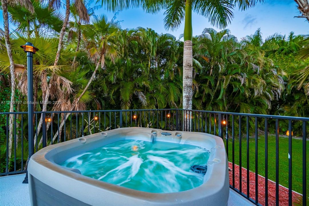 For Rent: $21,995 (9 beds, 5 baths, 4979 Square Feet)