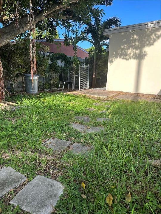 Recently Rented: $1,100 (0 beds, 1 baths, 1366 Square Feet)