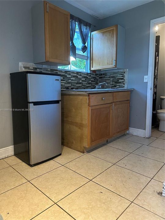 Recently Rented: $1,100 (0 beds, 1 baths, 1366 Square Feet)