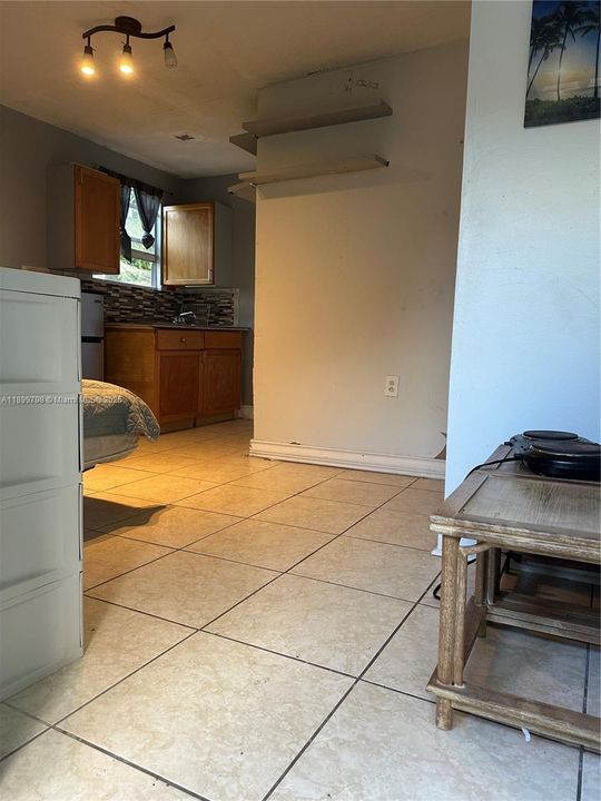 Recently Rented: $1,100 (0 beds, 1 baths, 1366 Square Feet)