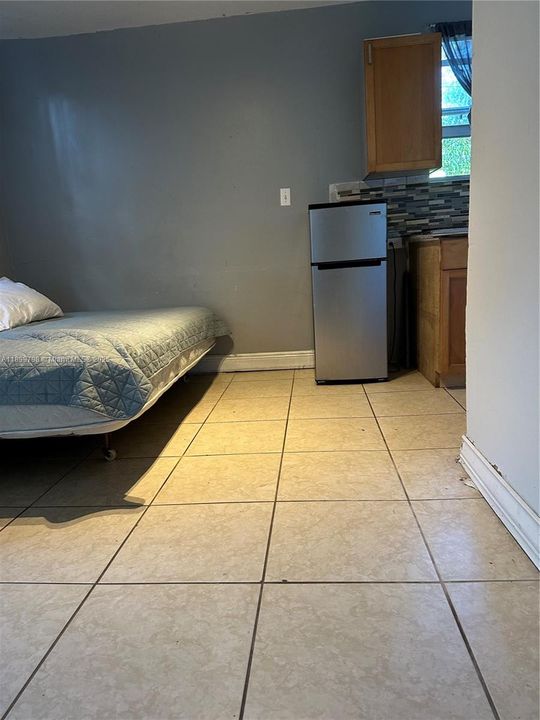 Recently Rented: $1,100 (0 beds, 1 baths, 1366 Square Feet)
