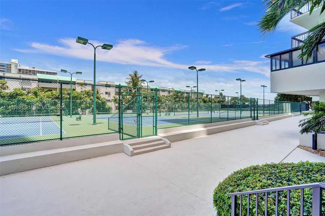 Tennis & Pickle Ball Courts