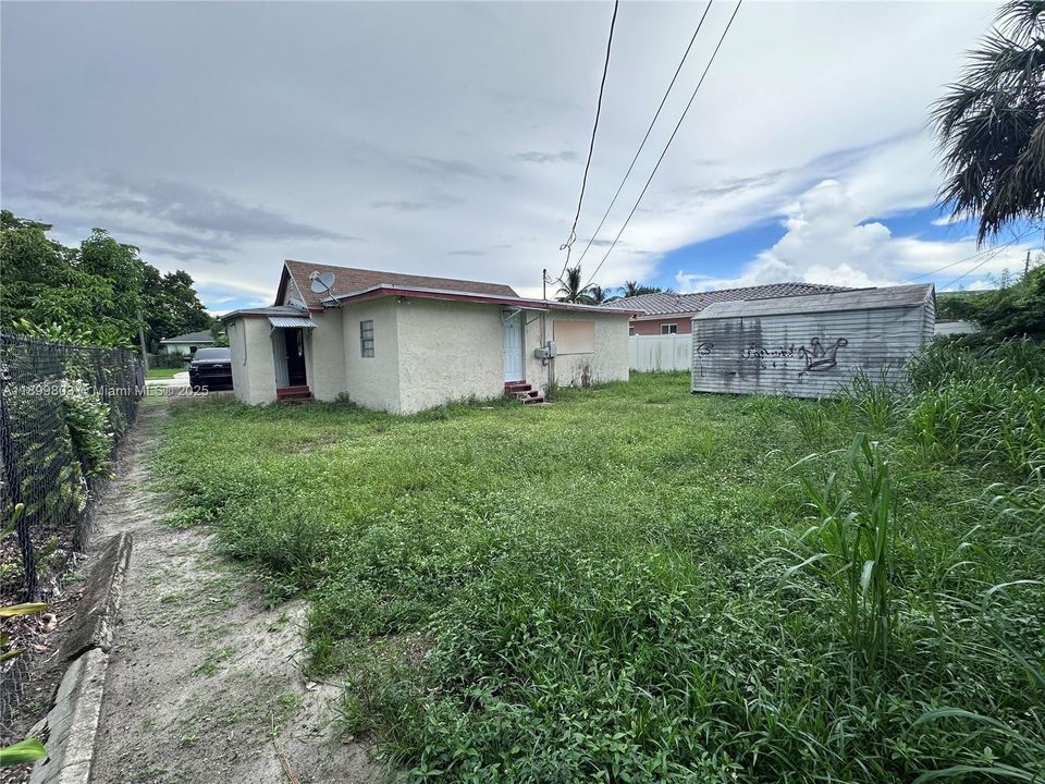 合同活跃: $239,950 (3 贝兹, 2 浴室, 1188 平方英尺)