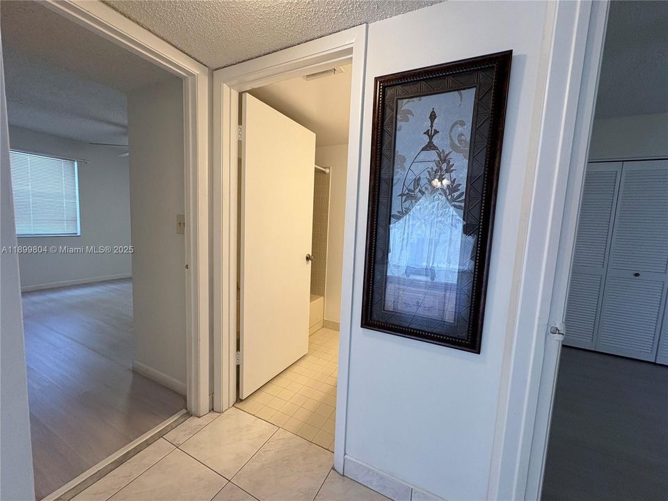 Active With Contract: $2,300 (2 beds, 2 baths, 1037 Square Feet)