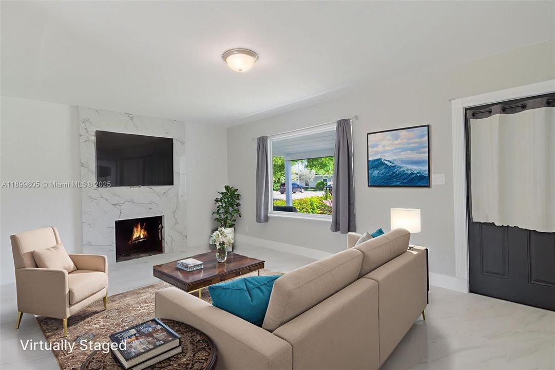 For Sale: $799,000 (3 beds, 1 baths, 928 Square Feet)