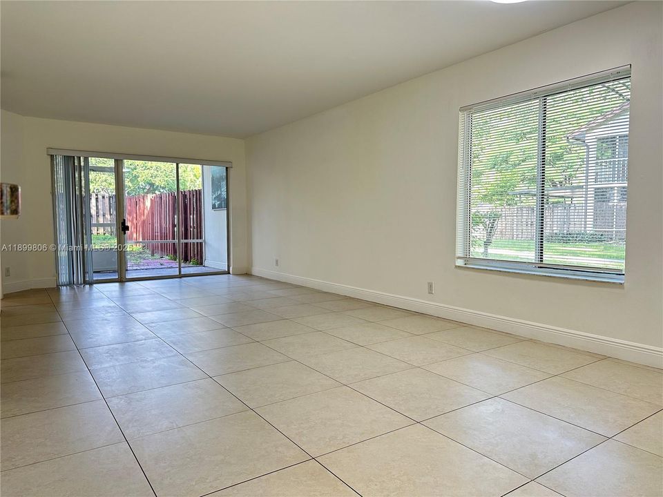 Recently Rented: $2,450 (2 beds, 2 baths, 1224 Square Feet)