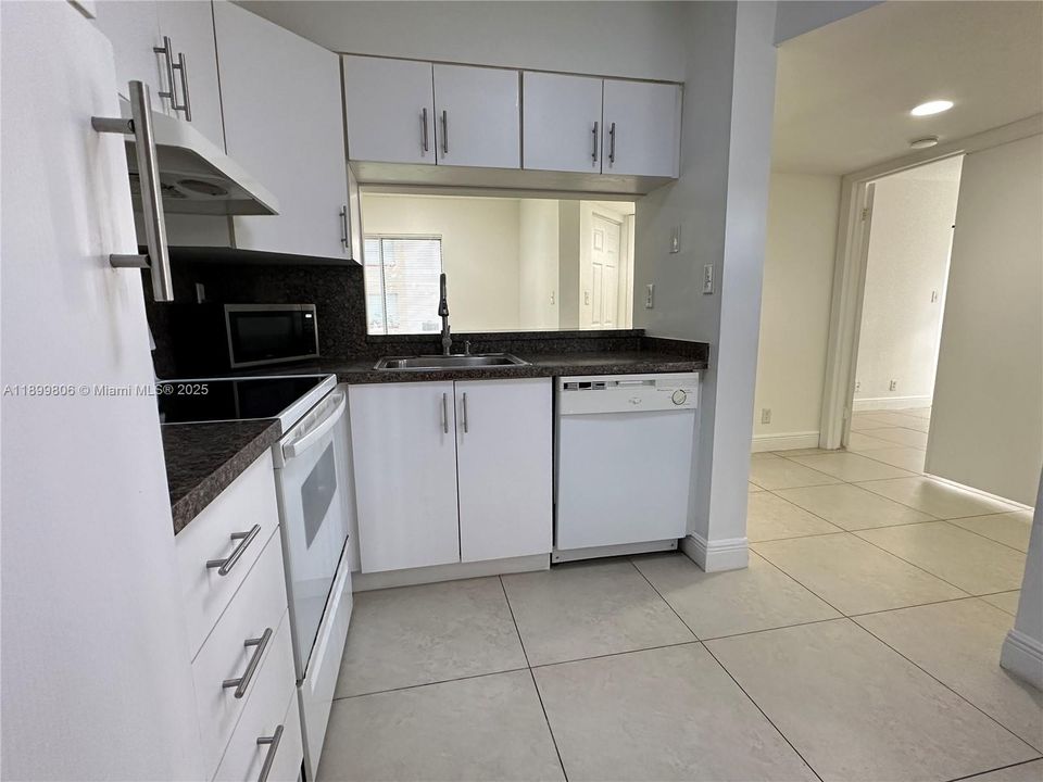 Recently Rented: $2,450 (2 beds, 2 baths, 1224 Square Feet)