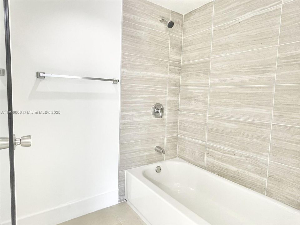 Recently Rented: $2,450 (2 beds, 2 baths, 1224 Square Feet)