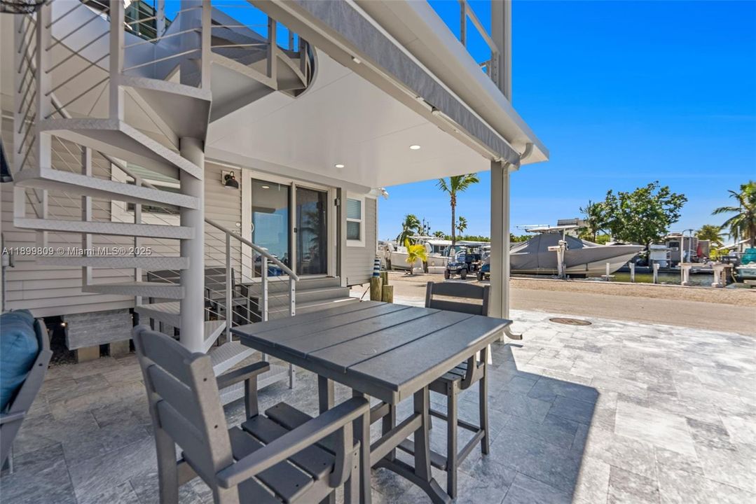 待售: $915,000 (3 贝兹, 1 浴室, 0 平方英尺)