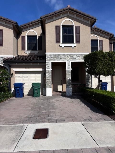 For Sale: $475,000 (4 beds, 2 baths, 1887 Square Feet)