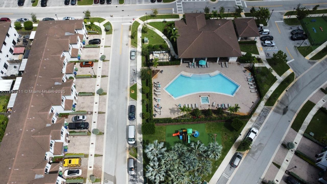 For Sale: $475,000 (4 beds, 2 baths, 1887 Square Feet)