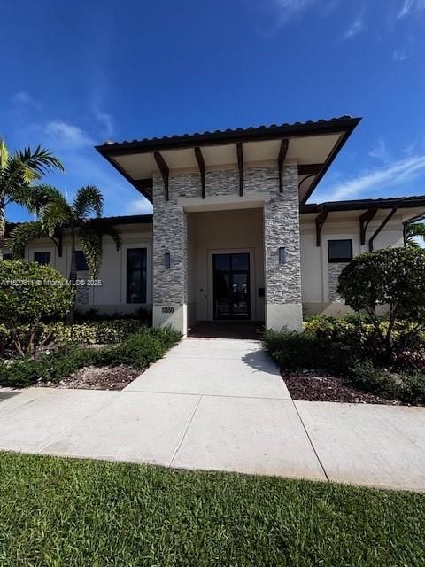 For Sale: $475,000 (4 beds, 2 baths, 1887 Square Feet)