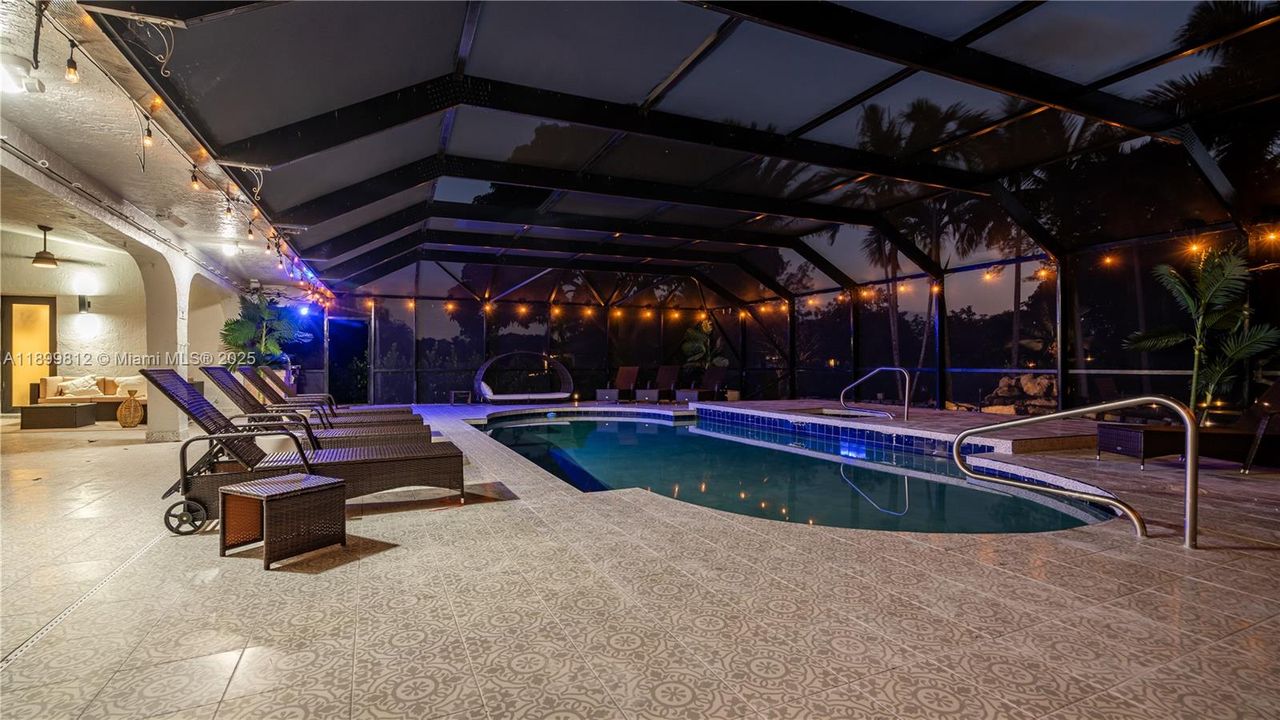 В аренду: $13,995 (7 спален, 5 ванн, 3768 Квадратных фут)