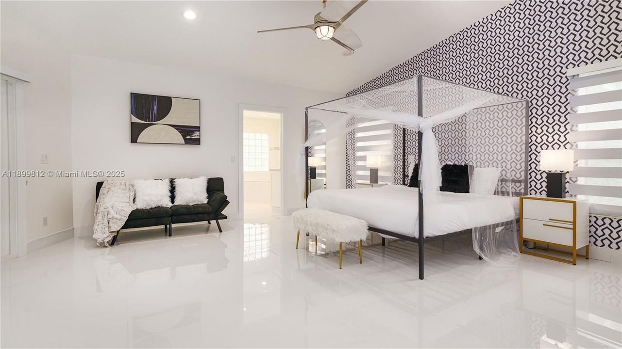 В аренду: $13,995 (7 спален, 5 ванн, 3768 Квадратных фут)