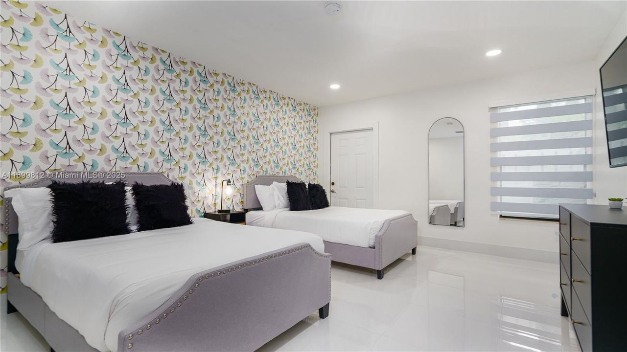 В аренду: $13,995 (7 спален, 5 ванн, 3768 Квадратных фут)