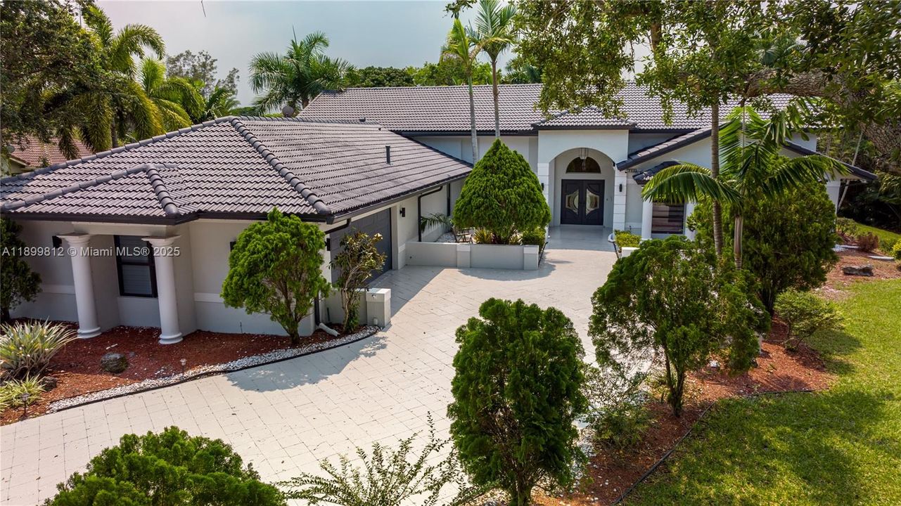 В аренду: $13,995 (7 спален, 5 ванн, 3768 Квадратных фут)