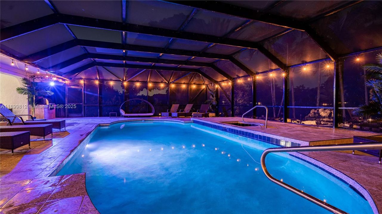 В аренду: $13,995 (7 спален, 5 ванн, 3768 Квадратных фут)