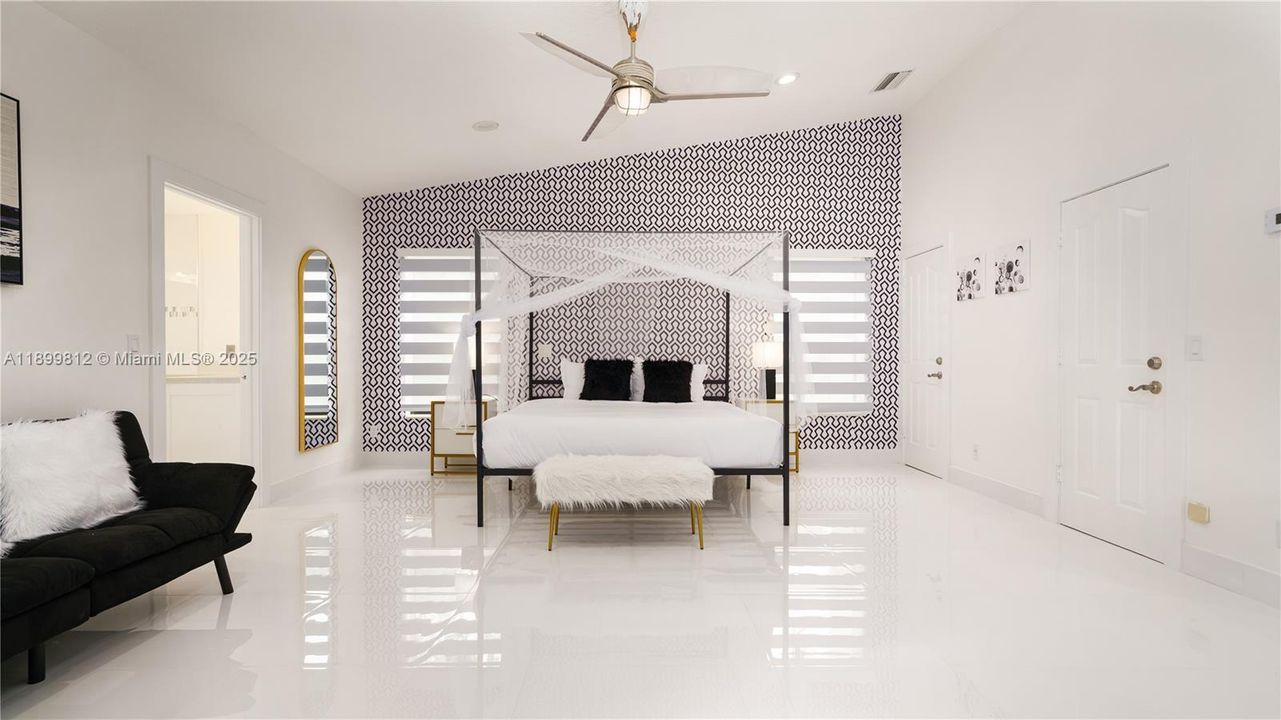 В аренду: $13,995 (7 спален, 5 ванн, 3768 Квадратных фут)