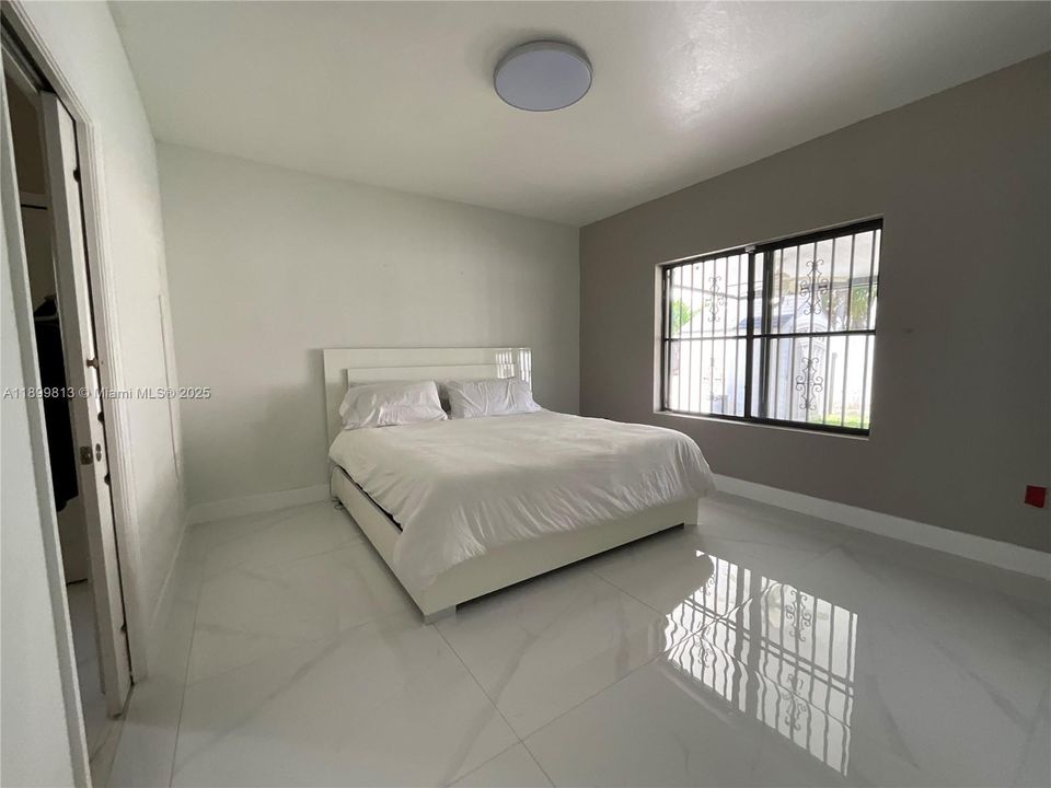 Под контрактом: $3,200 (4 спален, 2 ванн, 1632 Квадратных фут)