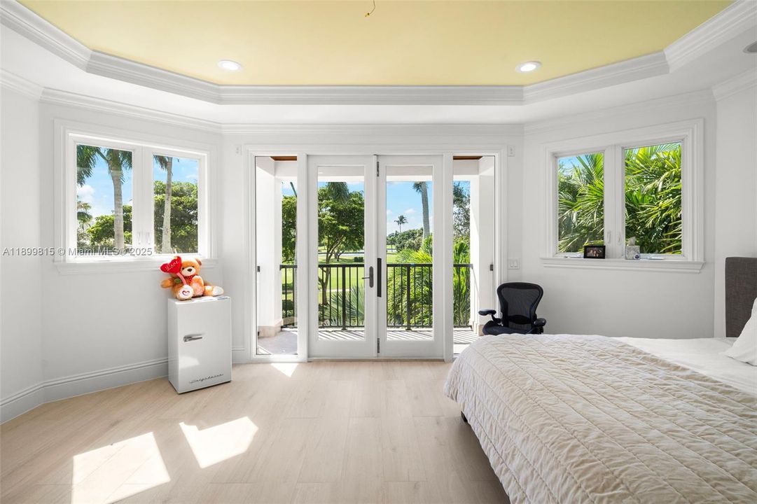 For Sale: $6,295,000 (6 beds, 7 baths, 8267 Square Feet)