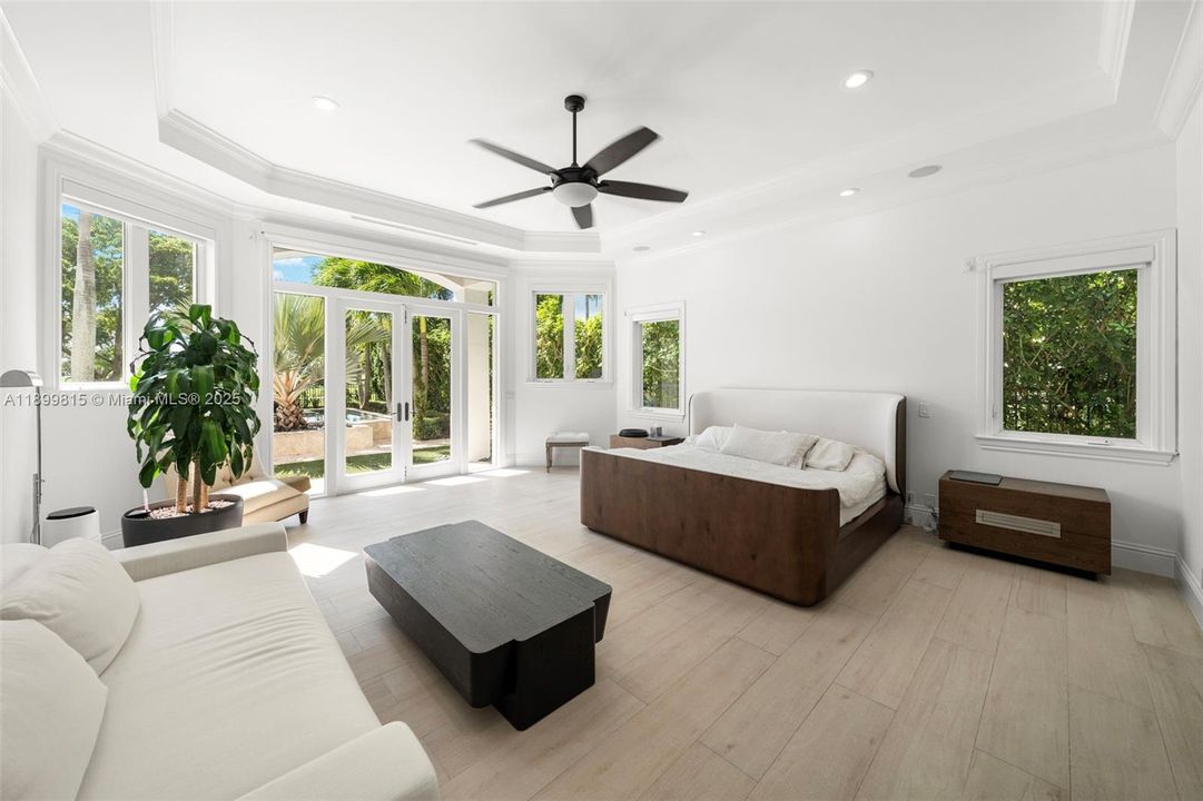 For Sale: $6,295,000 (6 beds, 7 baths, 8267 Square Feet)