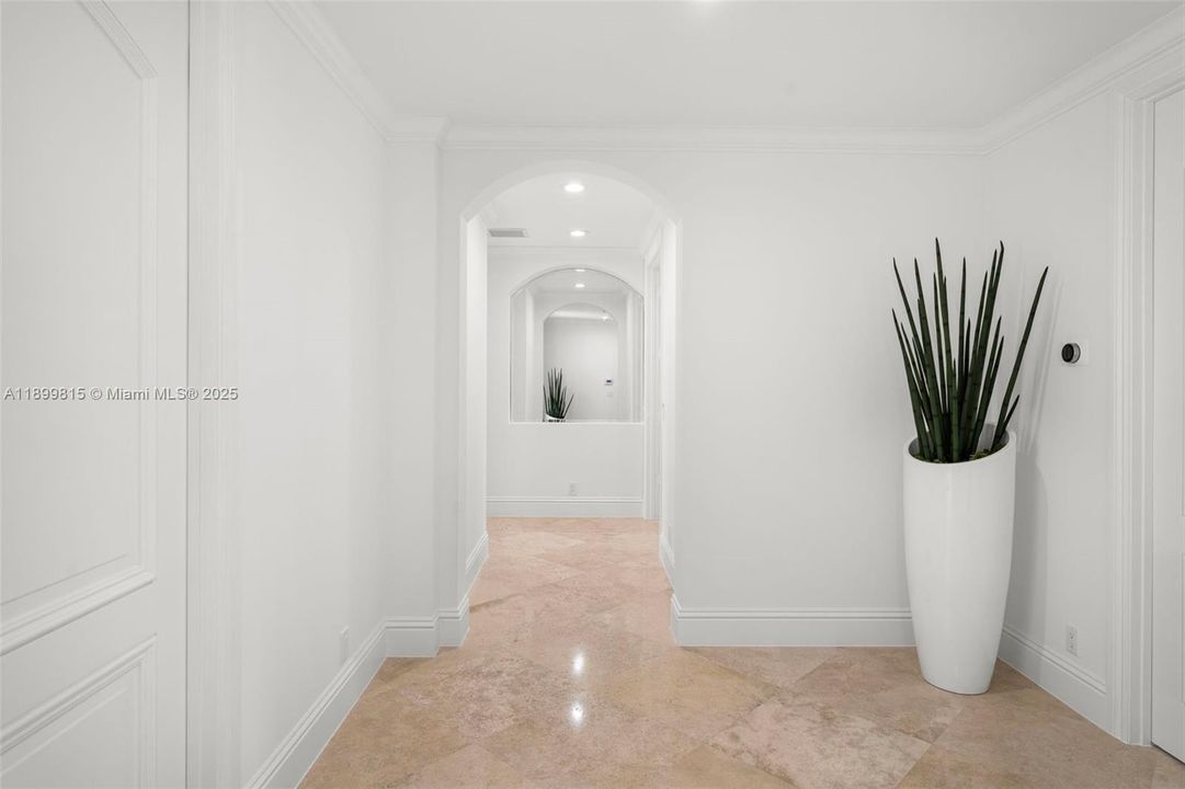 For Sale: $6,295,000 (6 beds, 7 baths, 8267 Square Feet)