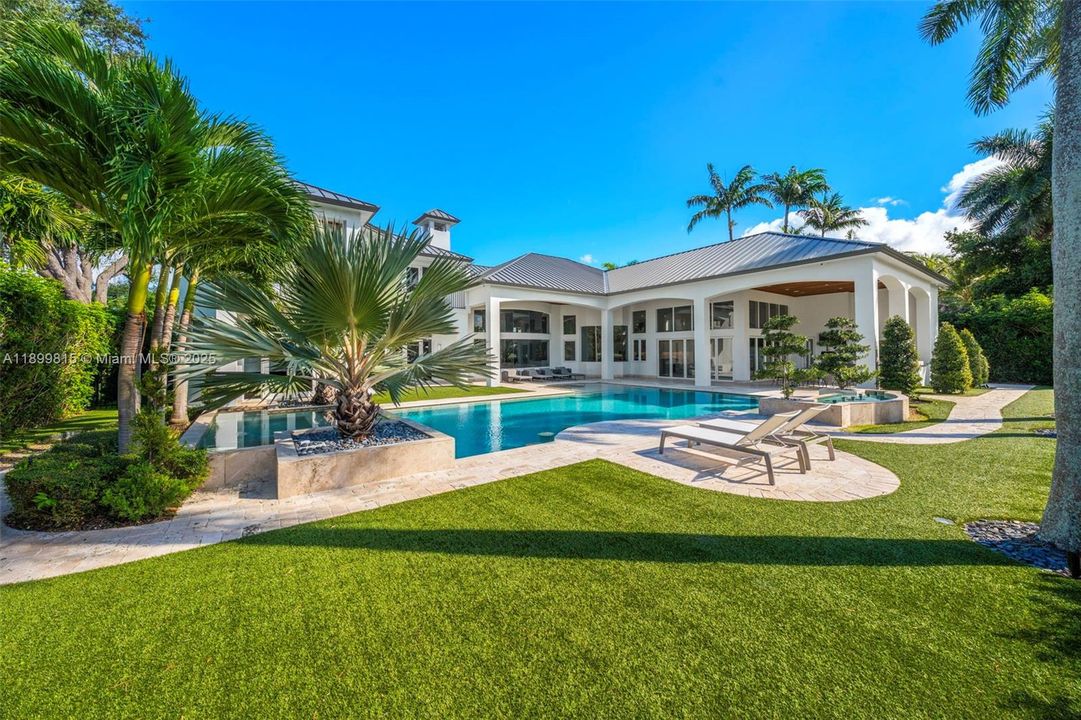 For Sale: $6,295,000 (6 beds, 7 baths, 8267 Square Feet)