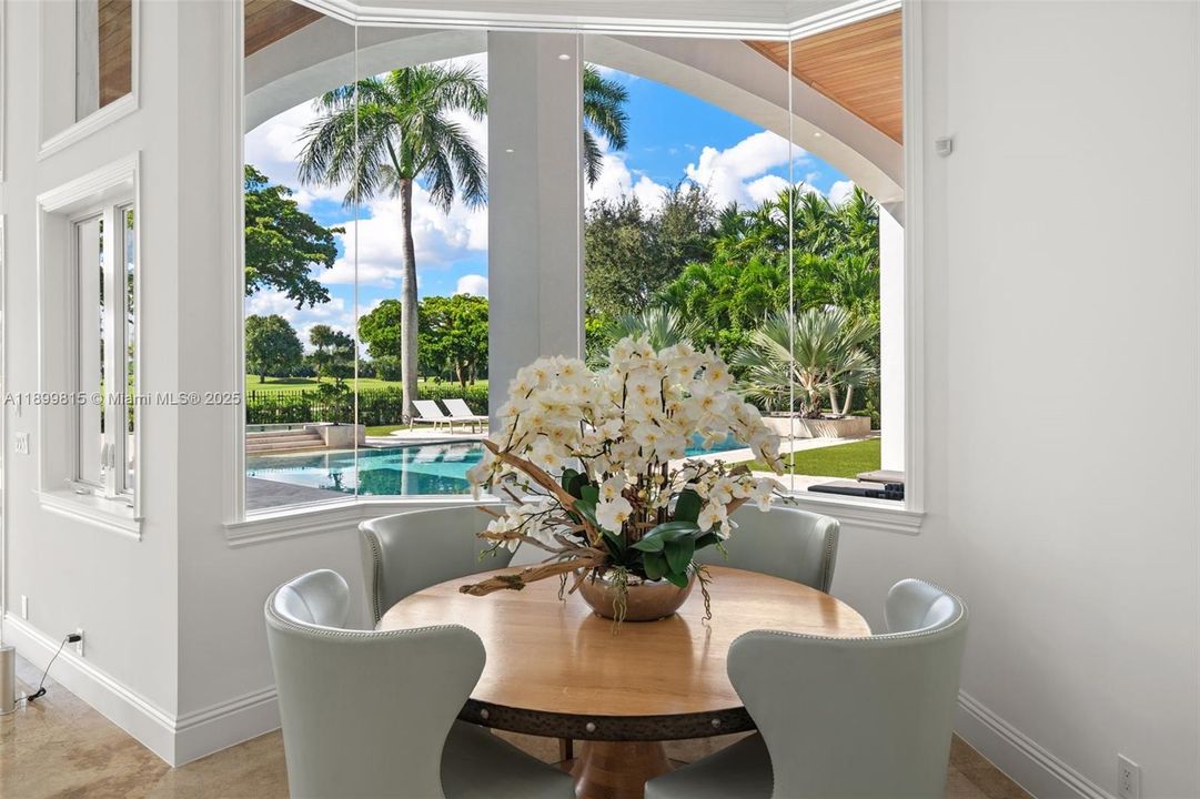 For Sale: $6,295,000 (6 beds, 7 baths, 8267 Square Feet)