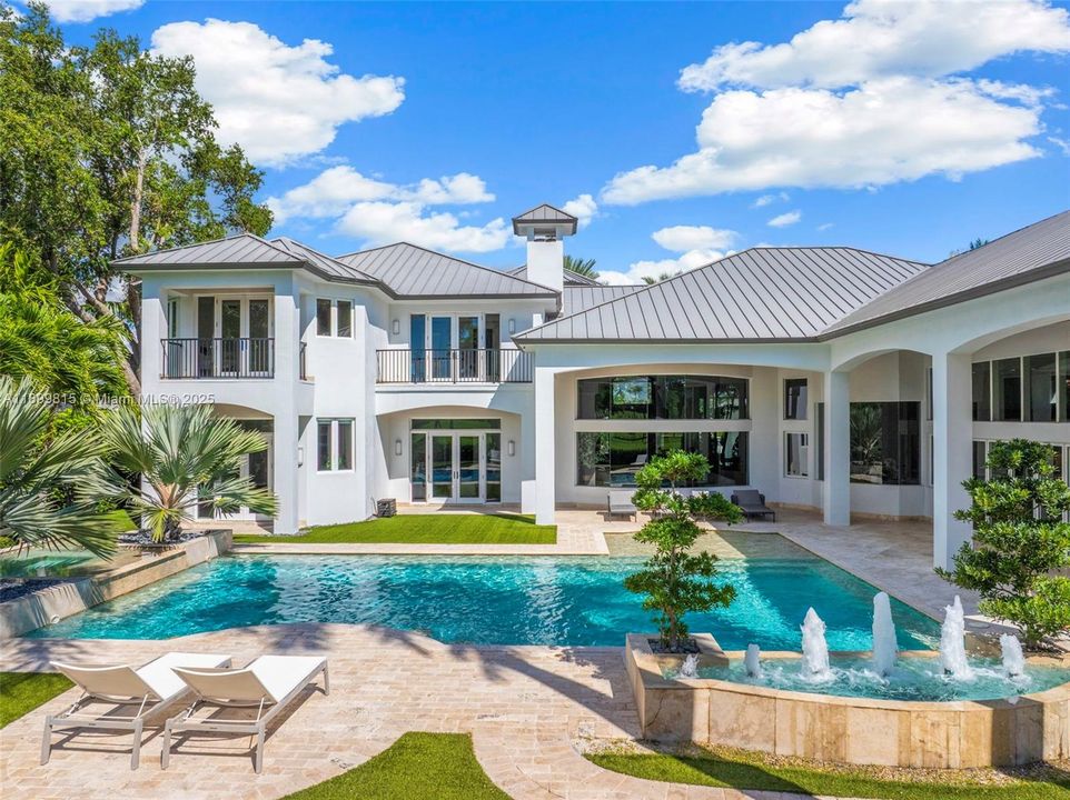 For Sale: $6,295,000 (6 beds, 7 baths, 8267 Square Feet)