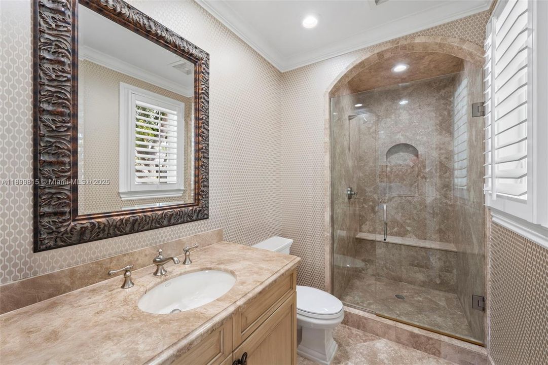 For Sale: $6,295,000 (6 beds, 7 baths, 8267 Square Feet)