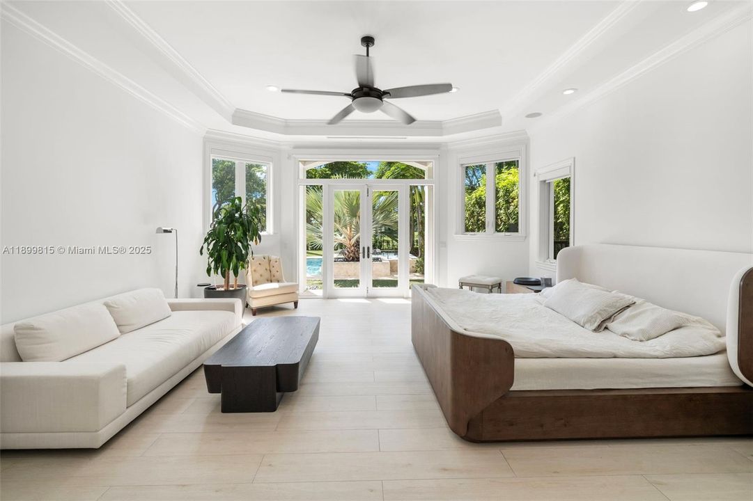 For Sale: $6,295,000 (6 beds, 7 baths, 8267 Square Feet)