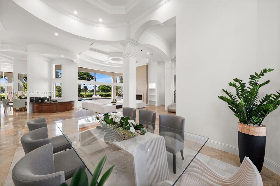 For Sale: $6,295,000 (6 beds, 7 baths, 8267 Square Feet)