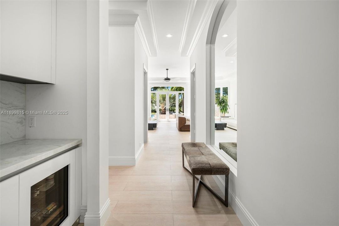 For Sale: $6,295,000 (6 beds, 7 baths, 8267 Square Feet)