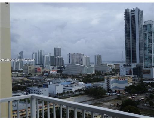 Recently Rented: $2,300 (1 beds, 1 baths, 593 Square Feet)