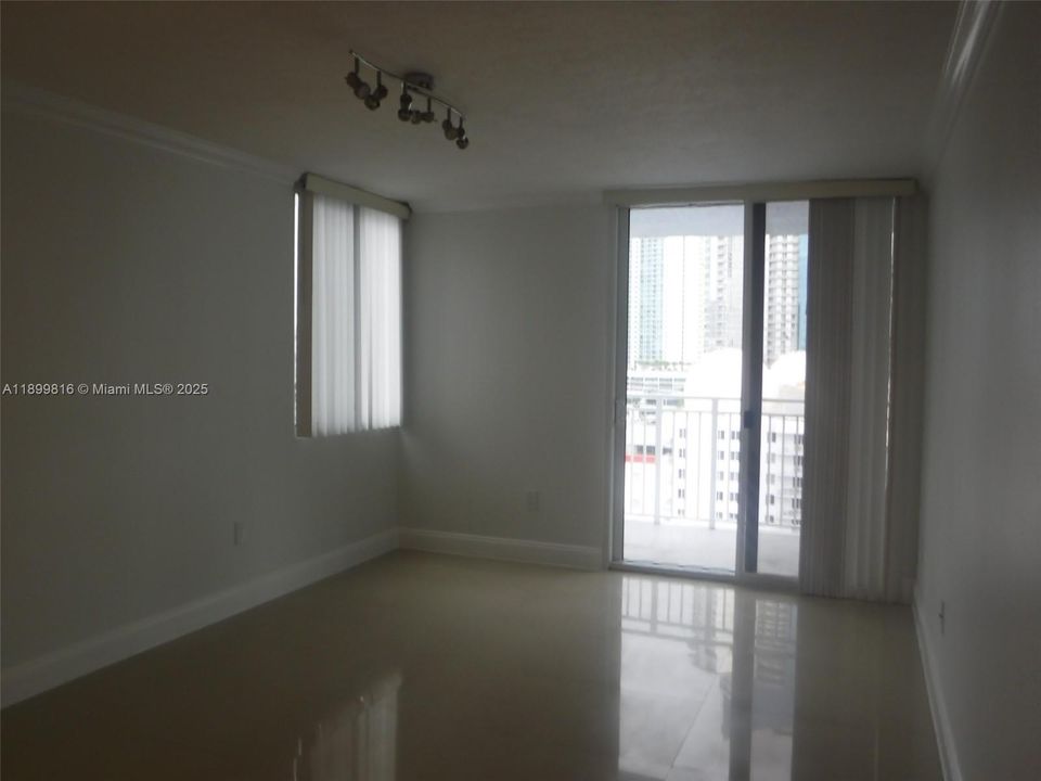Recently Rented: $2,300 (1 beds, 1 baths, 593 Square Feet)