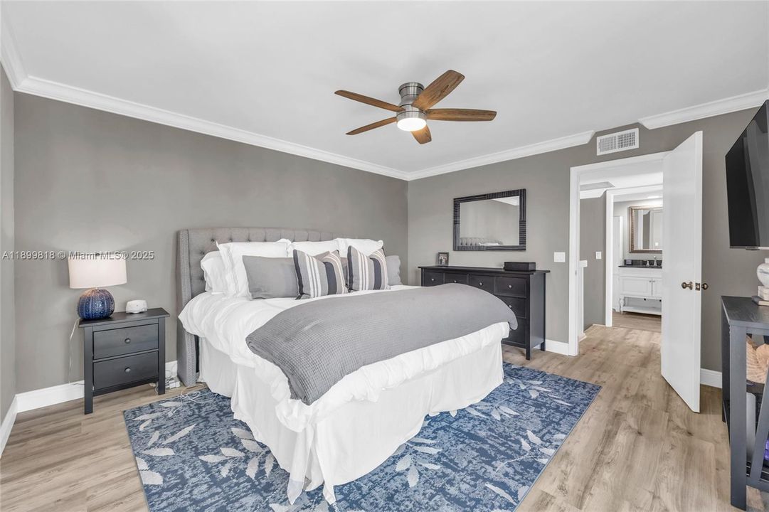 Recently Sold: $449,000 (2 beds, 2 baths, 1288 Square Feet)