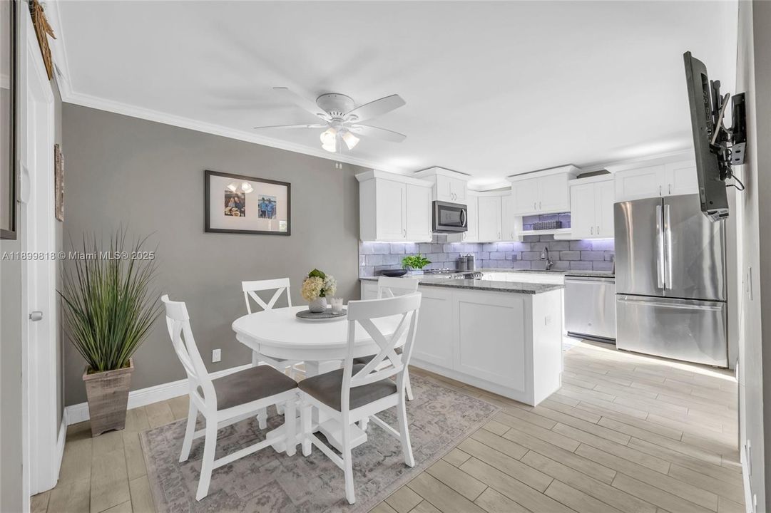 Recently Sold: $449,000 (2 beds, 2 baths, 1288 Square Feet)