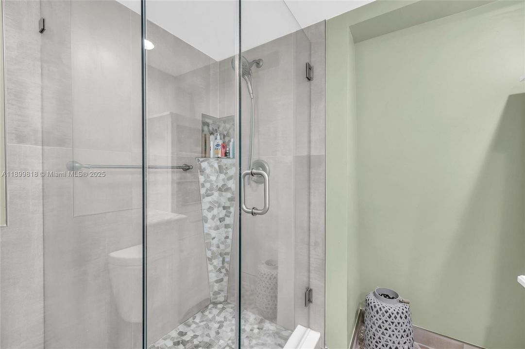 Recently Sold: $449,000 (2 beds, 2 baths, 1288 Square Feet)