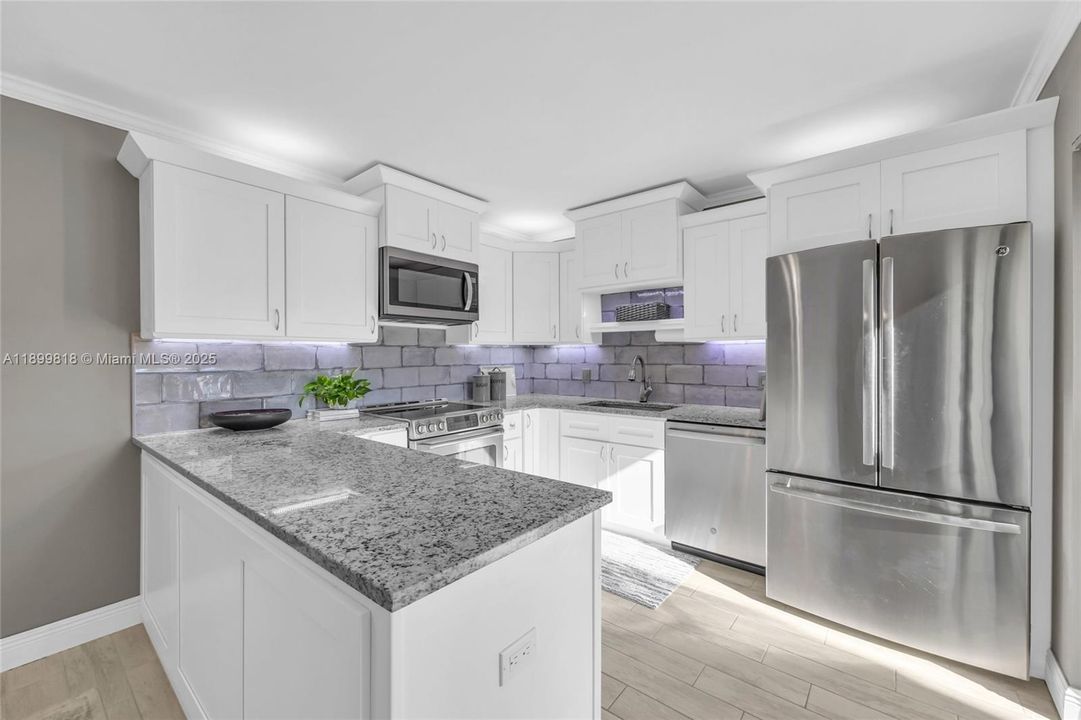 Recently Sold: $449,000 (2 beds, 2 baths, 1288 Square Feet)