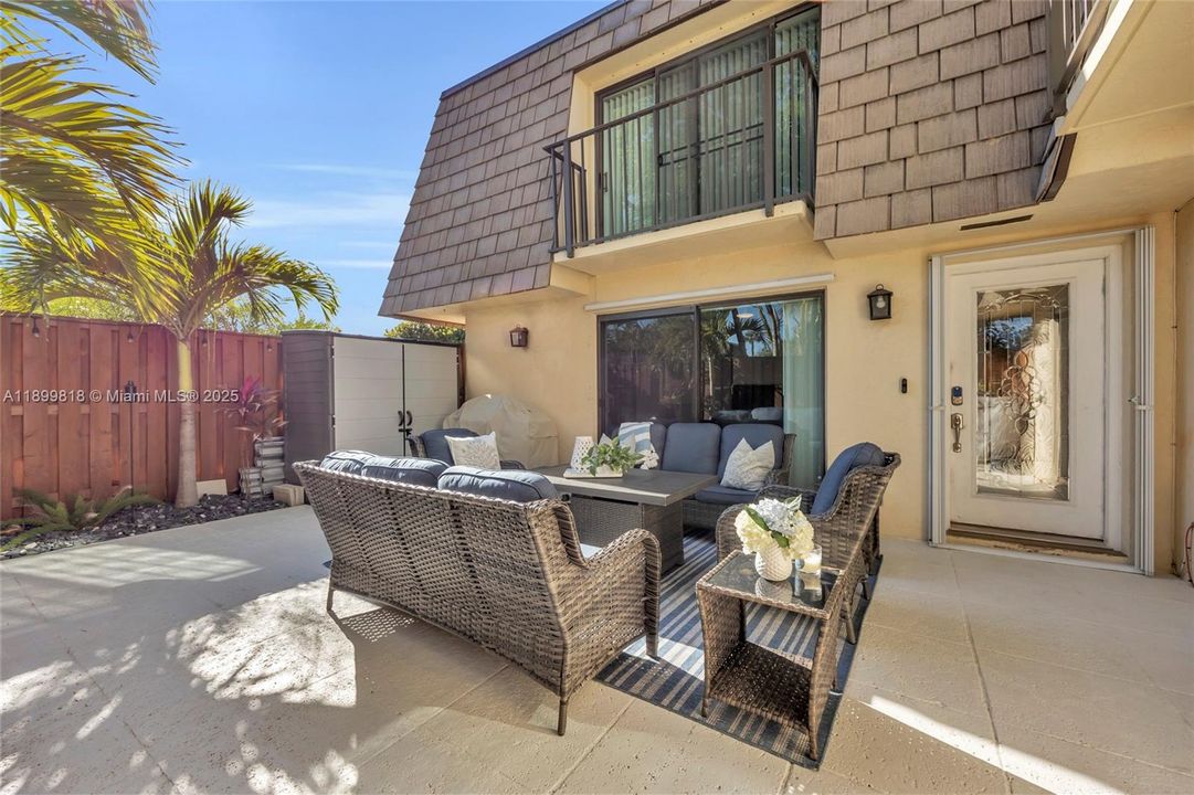 Recently Sold: $449,000 (2 beds, 2 baths, 1288 Square Feet)