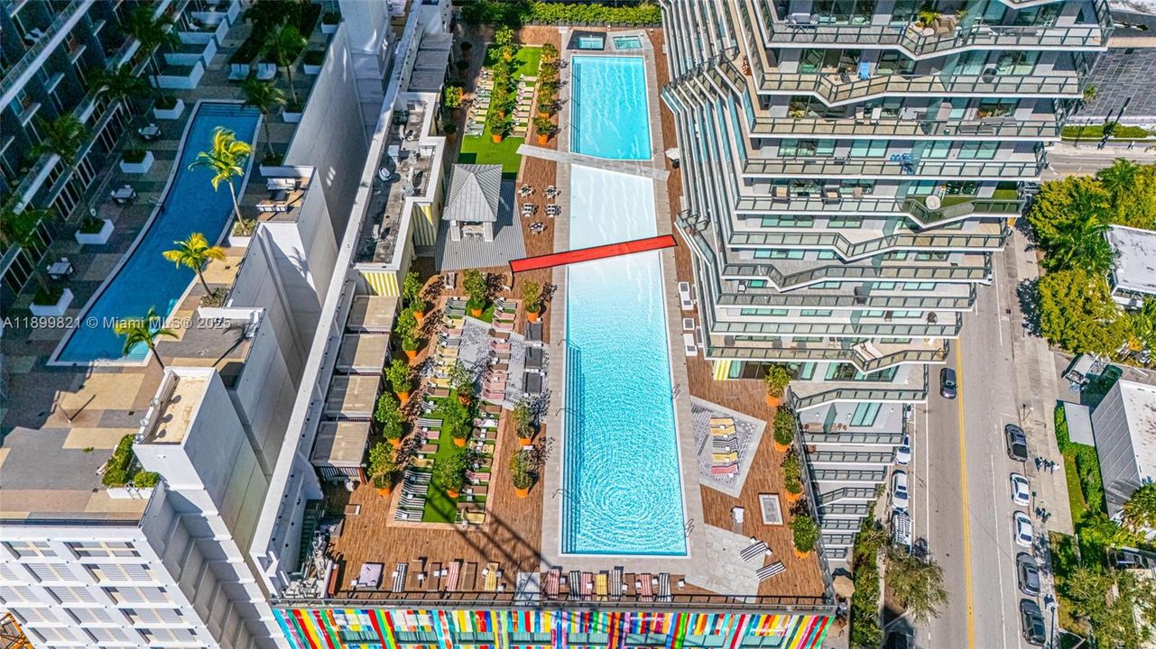 Recently Rented: $4,250 (1 beds, 1 baths, 977 Square Feet)