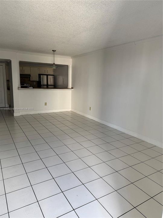 Active With Contract: $2,250 (2 beds, 2 baths, 900 Square Feet)