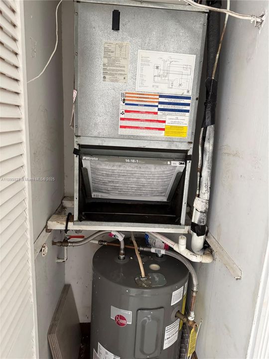 Active With Contract: $2,250 (2 beds, 2 baths, 900 Square Feet)