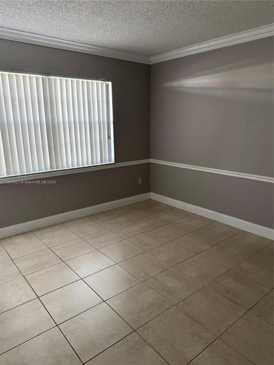 Active With Contract: $2,250 (2 beds, 2 baths, 900 Square Feet)