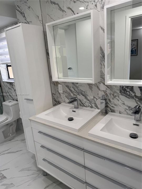 合同活跃: $2,450 (2 贝兹, 2 浴室, 1040 平方英尺)